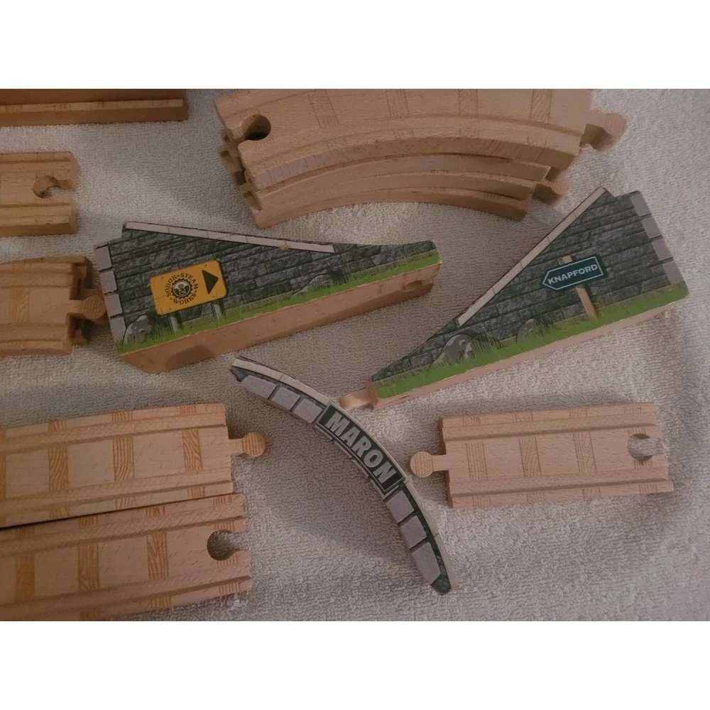 Thomas MARON STONE ARCHED BRIDGE  & 24 Wooden Train Tracks
